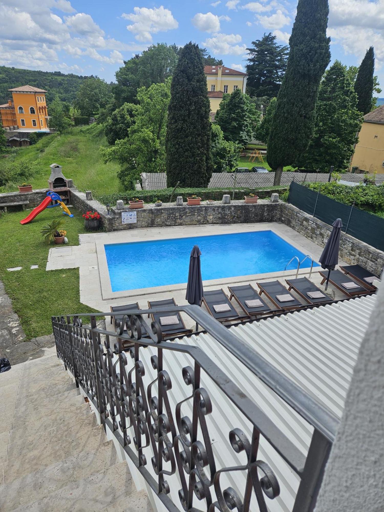 Villa Letizia Oprtalj Extérieur photo