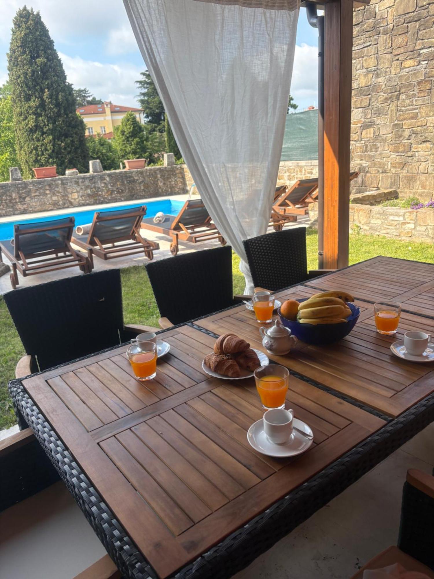Villa Letizia Oprtalj Extérieur photo